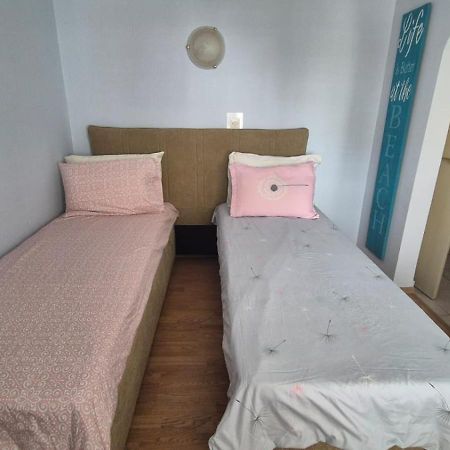 Apartment Bunjo'S Beach House Trogir Exterior foto